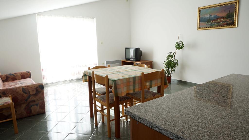 Apartments Sandra Sukošan Quarto foto